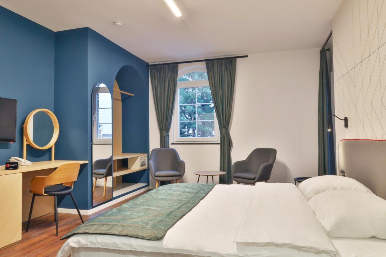 Benelux Hotel Peje Luaran gambar