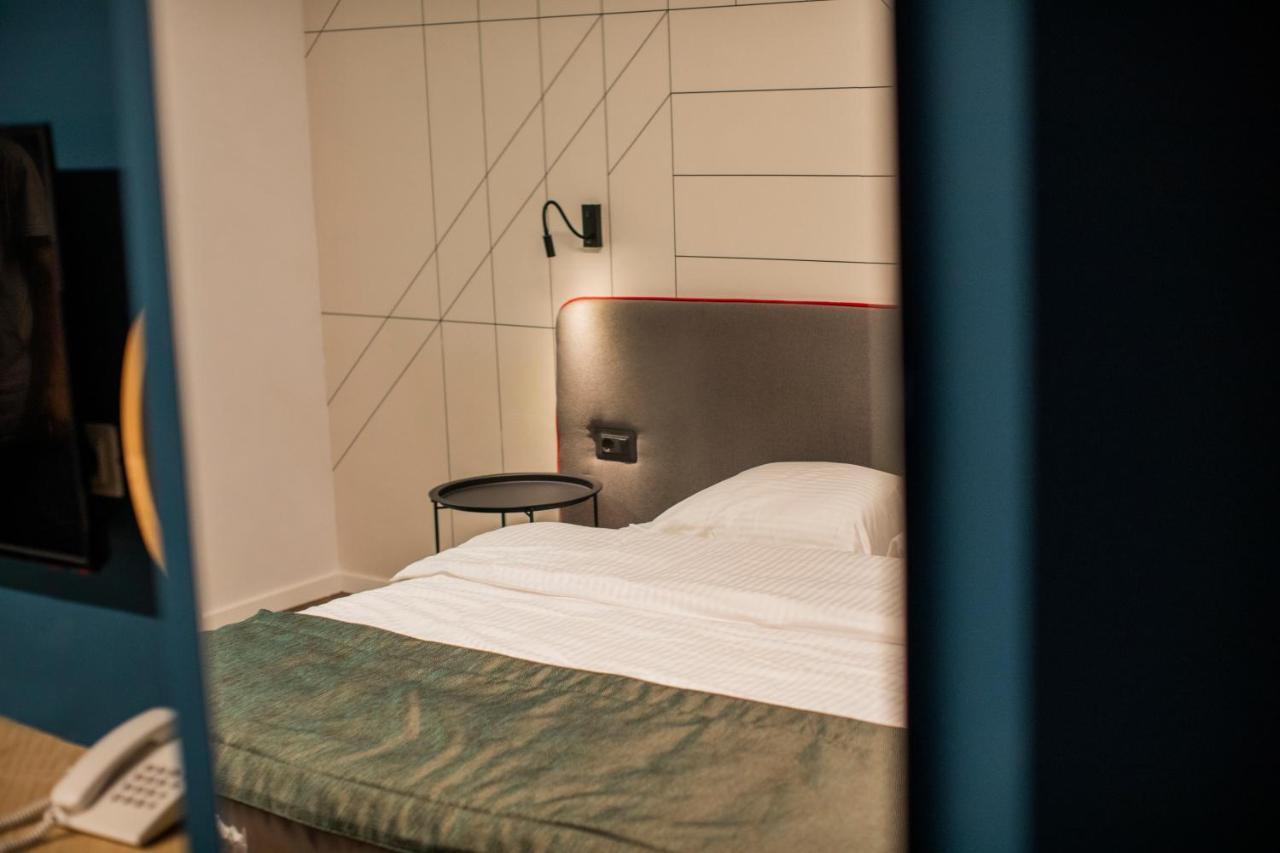 Benelux Hotel Peje Luaran gambar